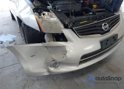 2010 Nissan Sentra 2.0S z USA, uszkodzony, nr VIN 3N1AB6AP8AL717590